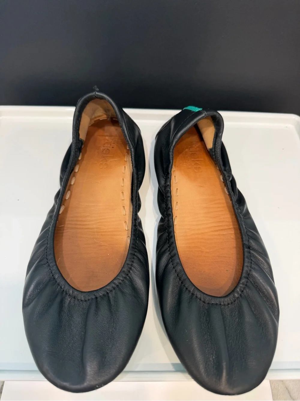 Tieks Matte Black Leather Ballet Flats — Size 7